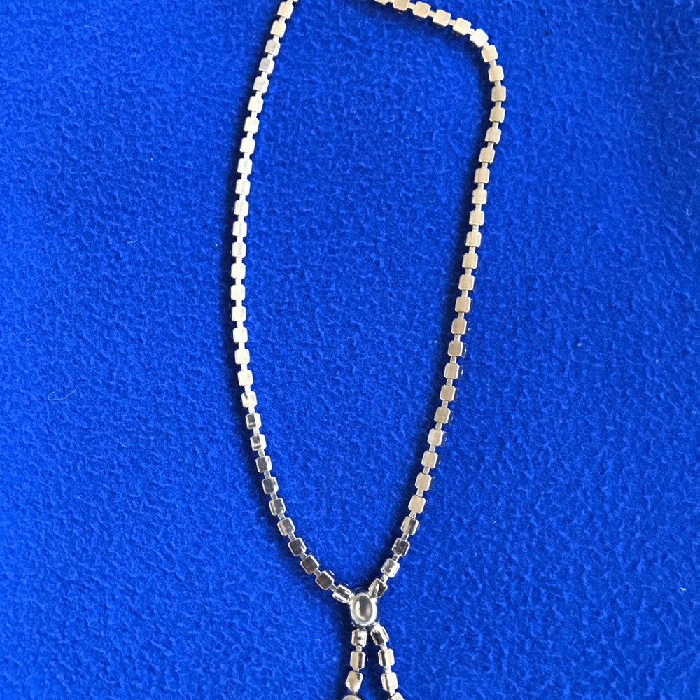 Beautiful Rhinestone Necklace - Picture 4 of 5